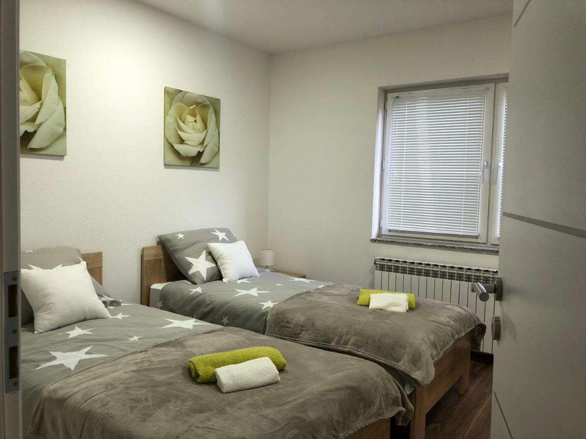 Apartman Danijela Otočac Dış mekan fotoğraf