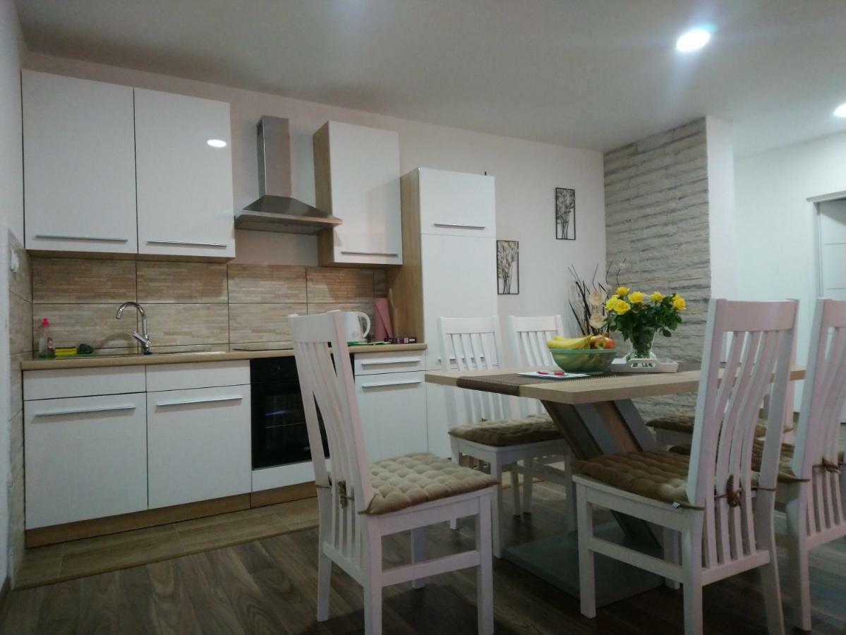 Apartman Danijela Otočac Dış mekan fotoğraf